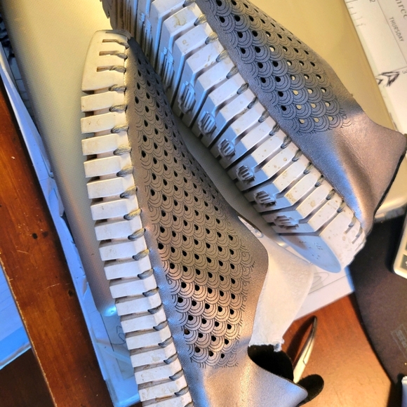 Comfort womans loafer. NWOT - Picture 2 of 4